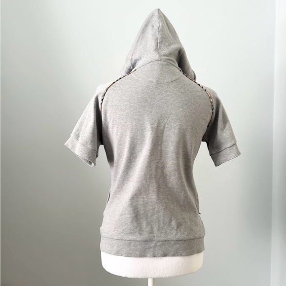 BURBERRY Golf Nova Check Trim Short Sleeve Hoodie - Picture 3 of 17